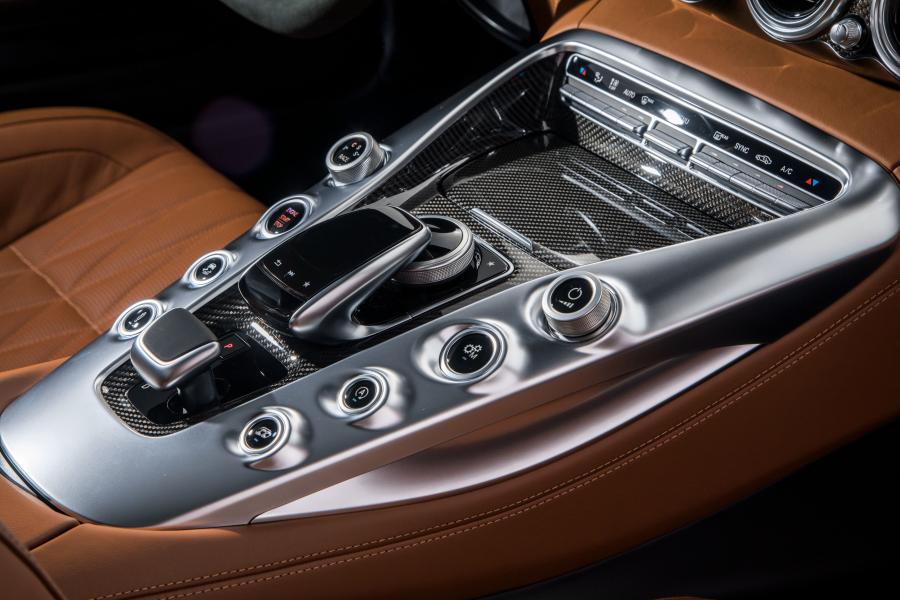 Детали интерьера Mercedes-AMG GT C (C190) 2017 года  (NA) (фото 11 из 40)
